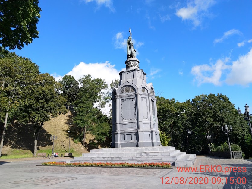 Памятник Владимиру Великому 
