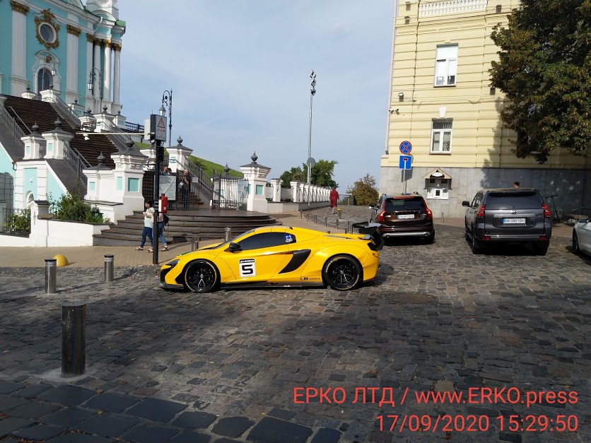 Спортивный автомобиль Макларен / McLaren